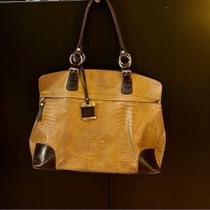 Chloe spacious travel satchel